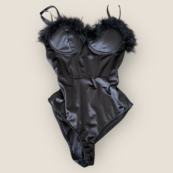 Windsor | Satin Feather Corset Bodysuit | Size L - Picture 4 of 11